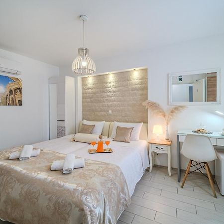 Central Split Rooms And Apartments Paese المظهر الخارجي الصورة