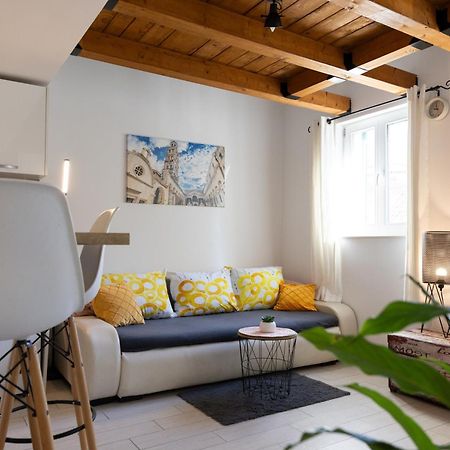Central Split Rooms And Apartments Paese المظهر الخارجي الصورة