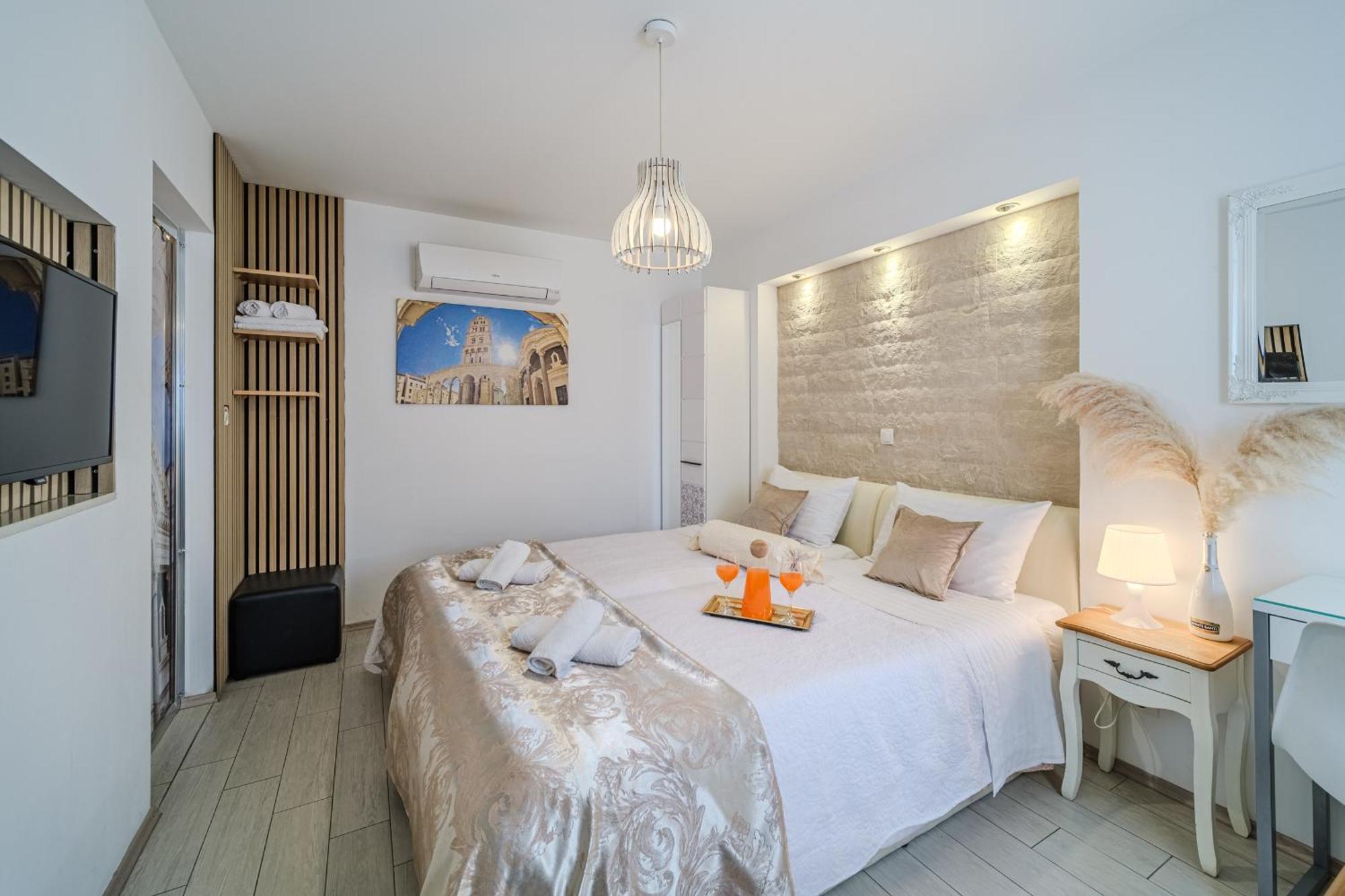Central Split Rooms And Apartments Paese المظهر الخارجي الصورة