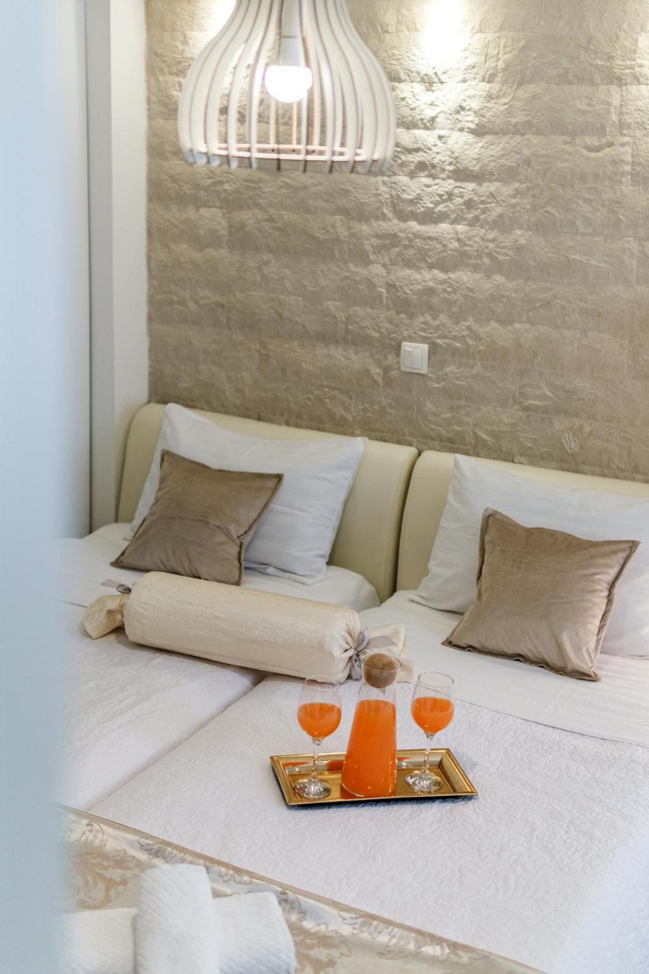 Central Split Rooms And Apartments Paese المظهر الخارجي الصورة