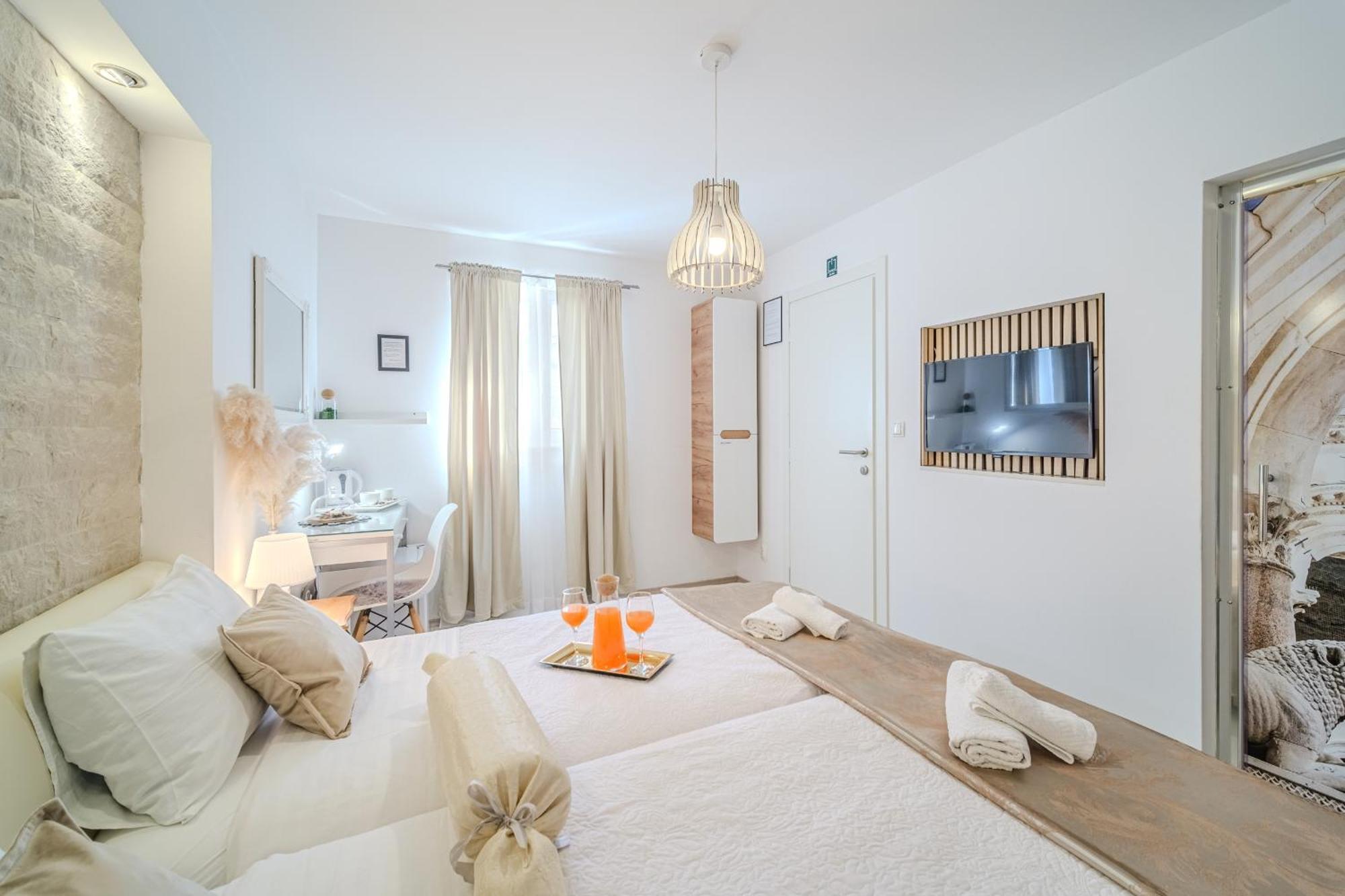 Central Split Rooms And Apartments Paese المظهر الخارجي الصورة