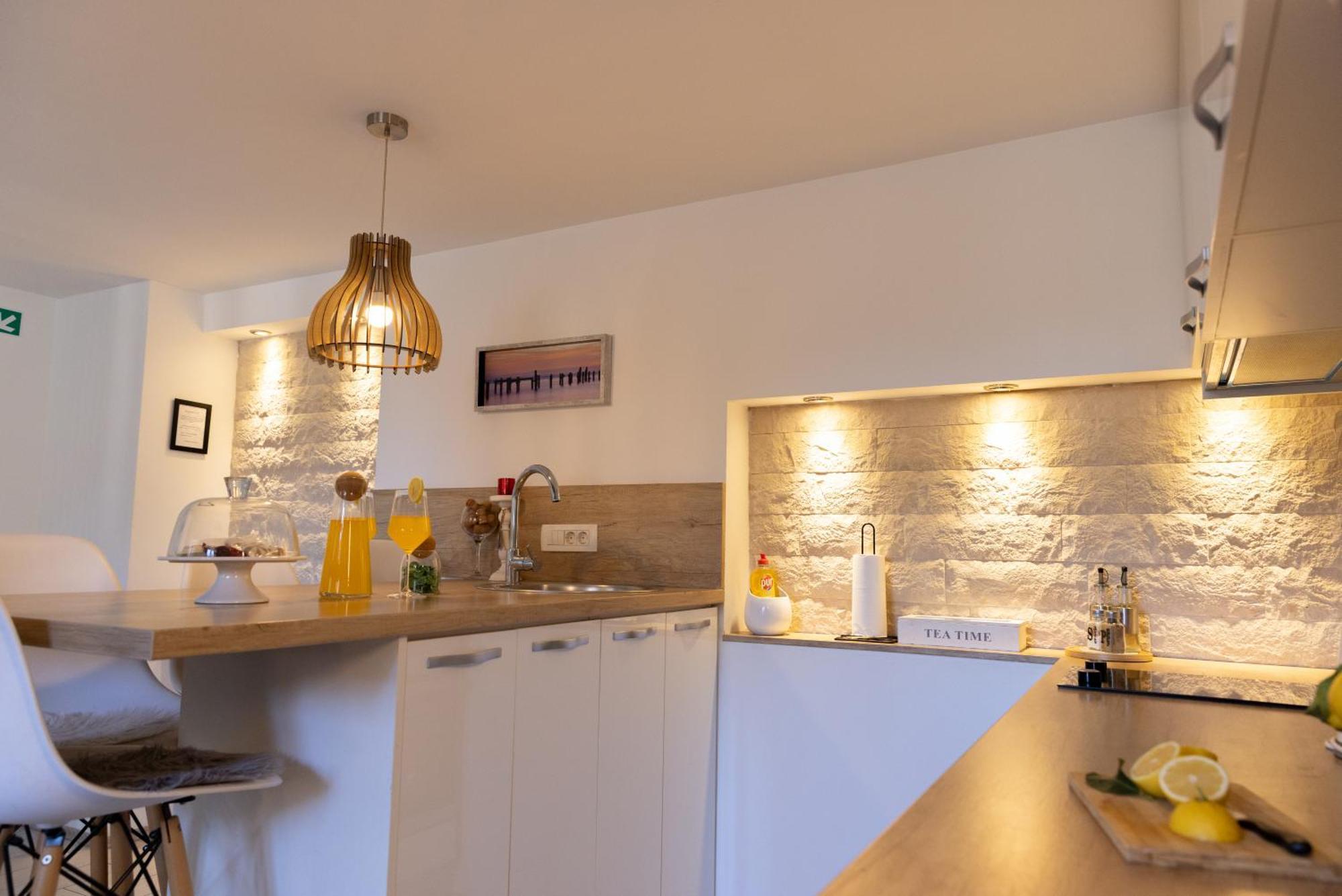 Central Split Rooms And Apartments Paese المظهر الخارجي الصورة
