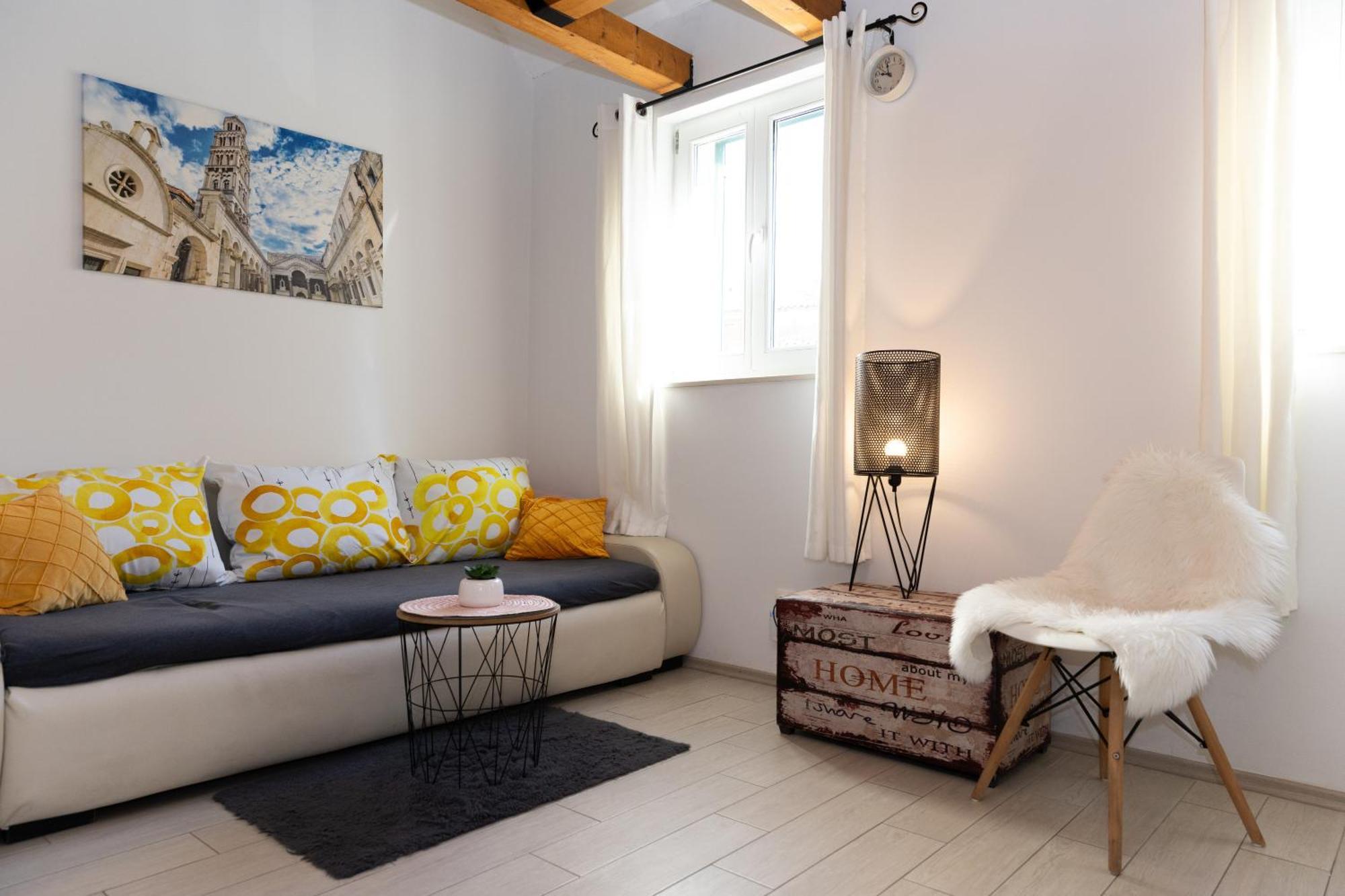 Central Split Rooms And Apartments Paese المظهر الخارجي الصورة