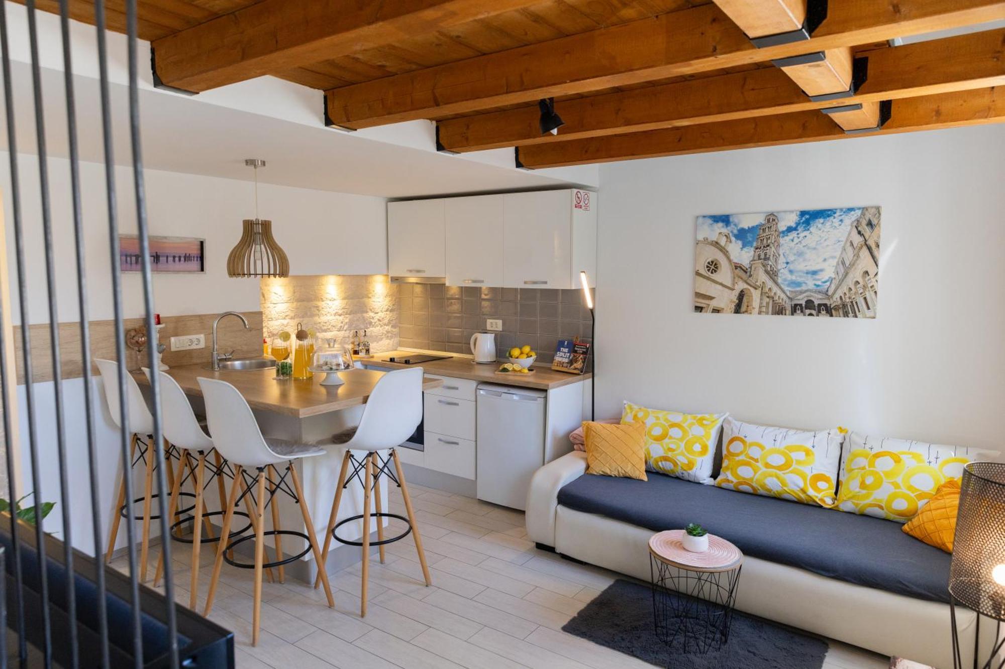 Central Split Rooms And Apartments Paese المظهر الخارجي الصورة