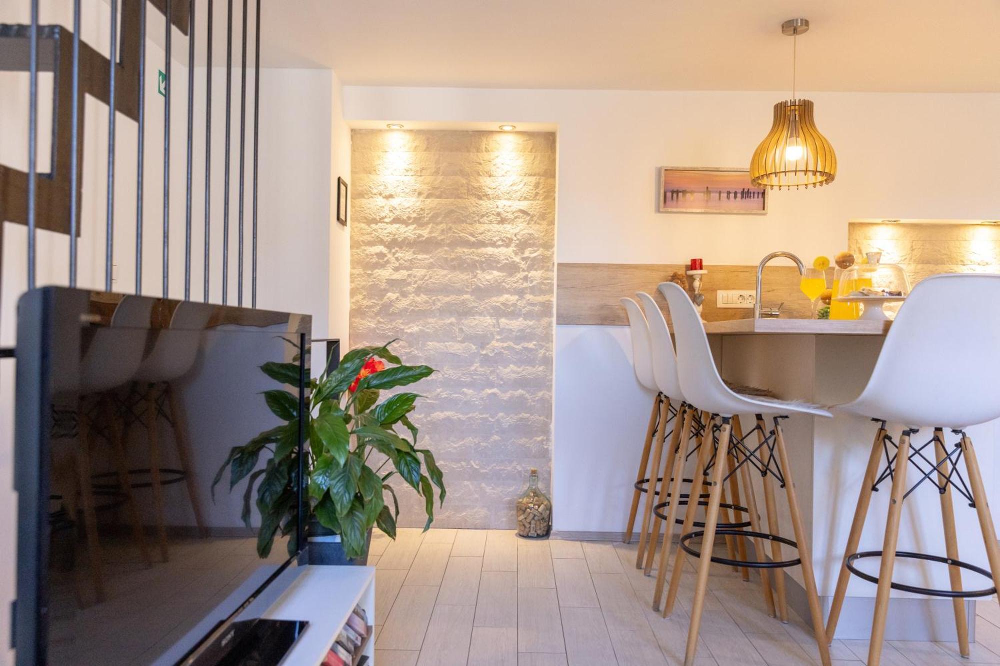 Central Split Rooms And Apartments Paese المظهر الخارجي الصورة
