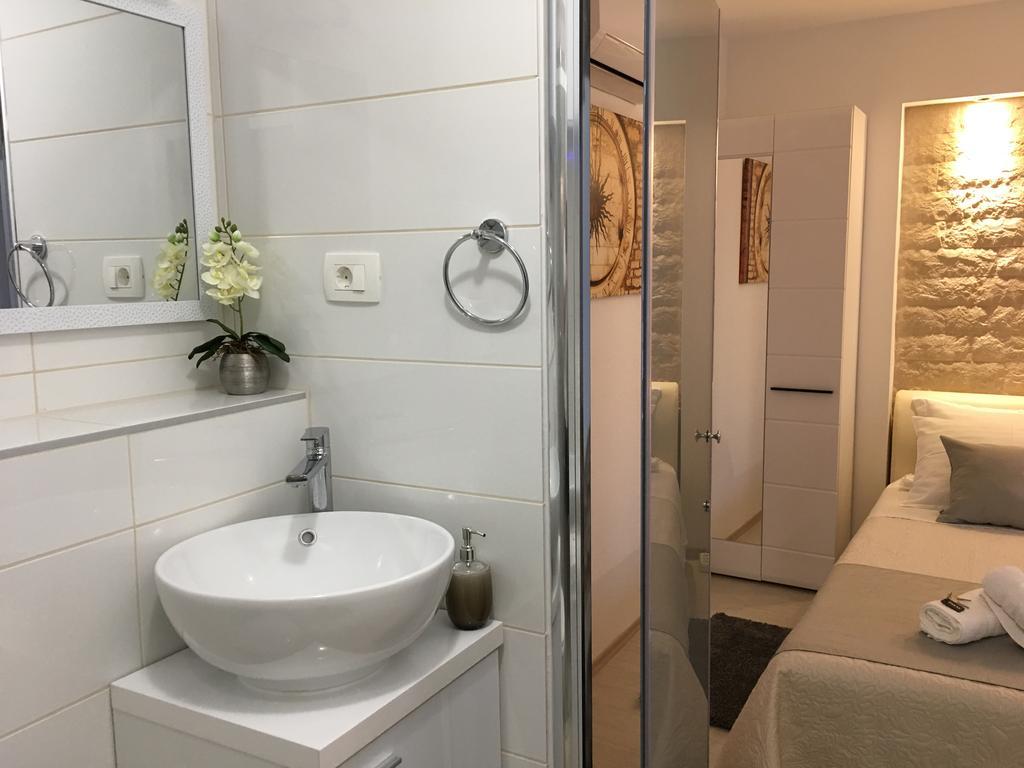 Central Split Rooms And Apartments Paese المظهر الخارجي الصورة