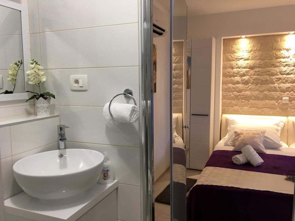 Central Split Rooms And Apartments Paese المظهر الخارجي الصورة